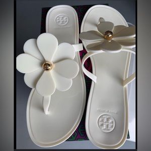 tory burch sandals size 7